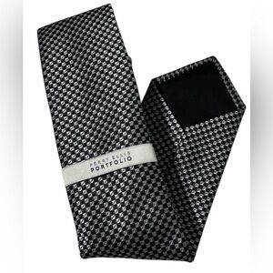 Perry Ellis Portfolio Black Silver checkered Tie Classic Men’s Necktie One size